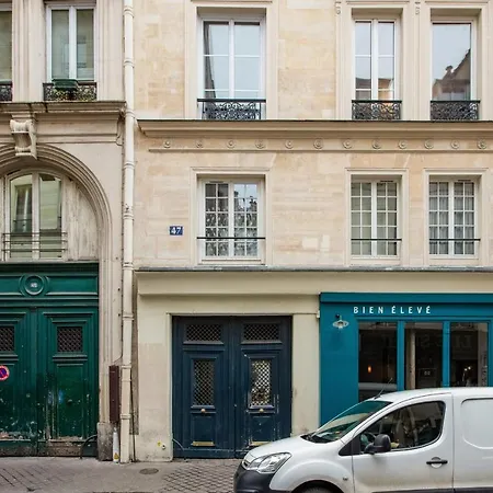 Flat Two Steps To Folies-bergères At The Heart Of - Welkeys Parigi